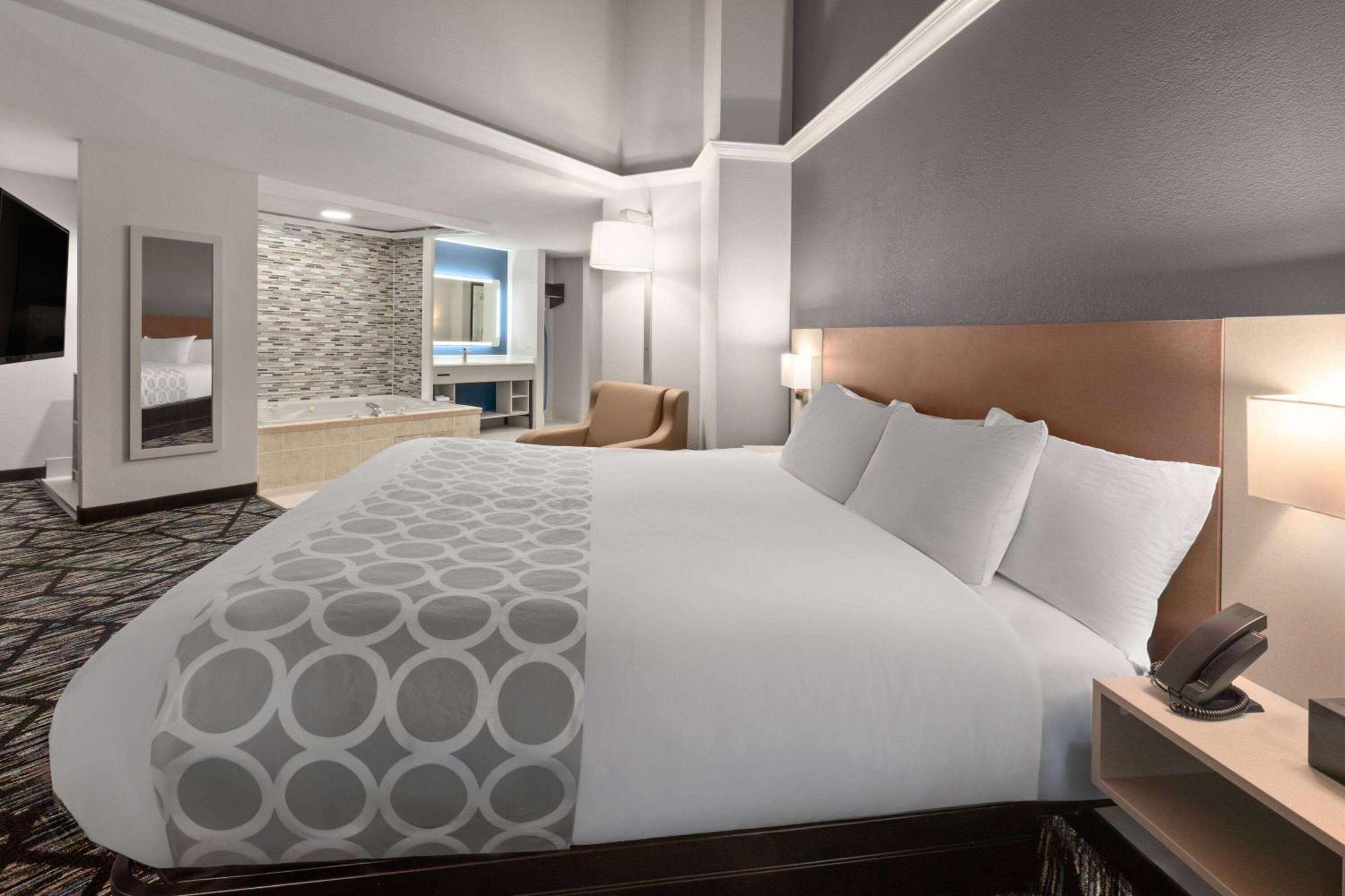 Hotel Baymont By Wyndham Warrenton Exterior foto