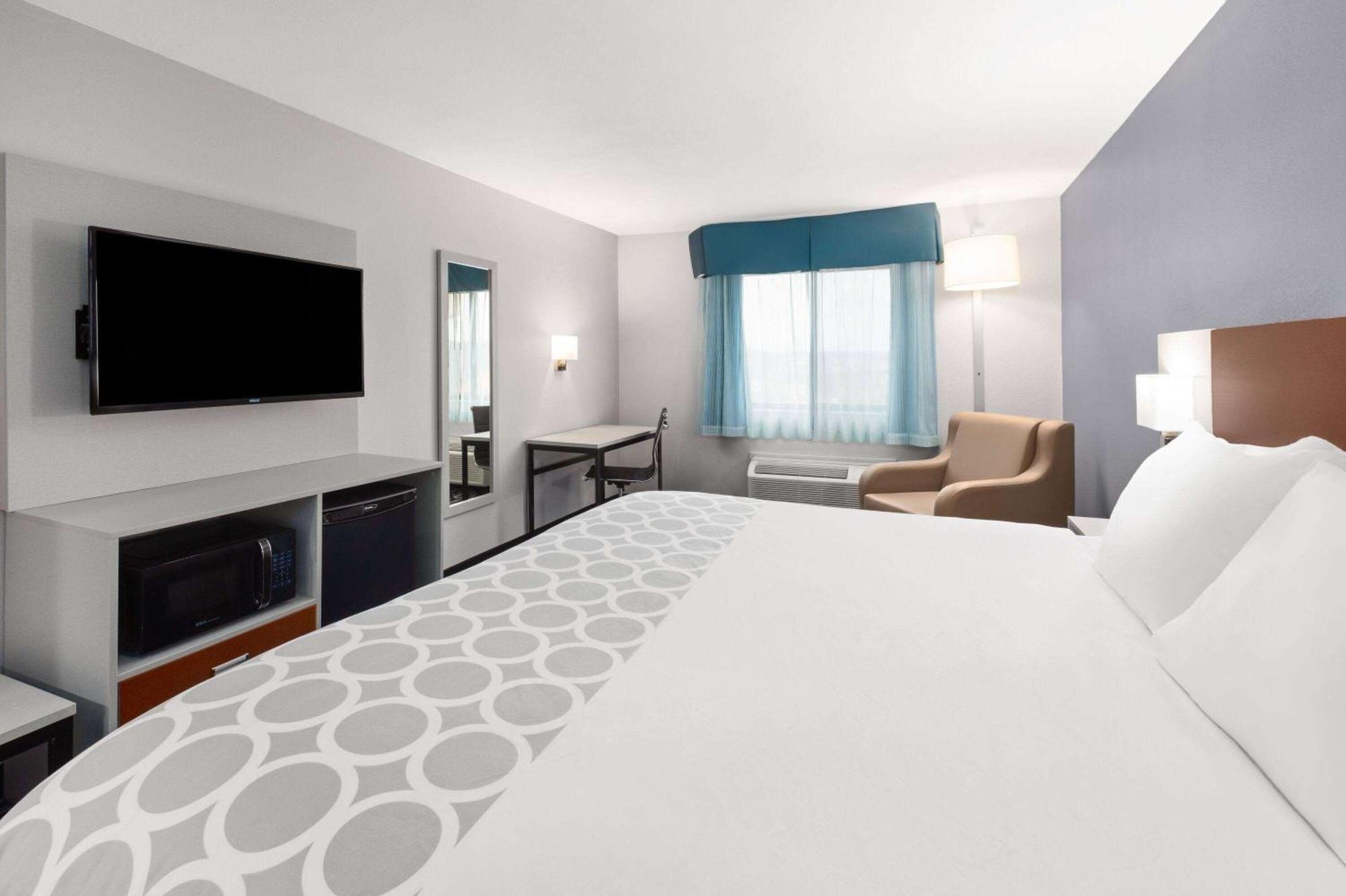 Hotel Baymont By Wyndham Warrenton Exterior foto