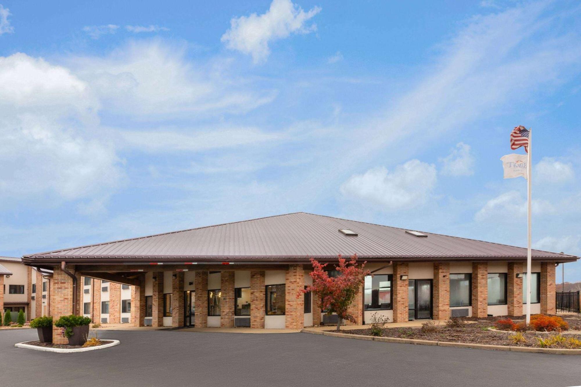 Hotel Baymont By Wyndham Warrenton Exterior foto