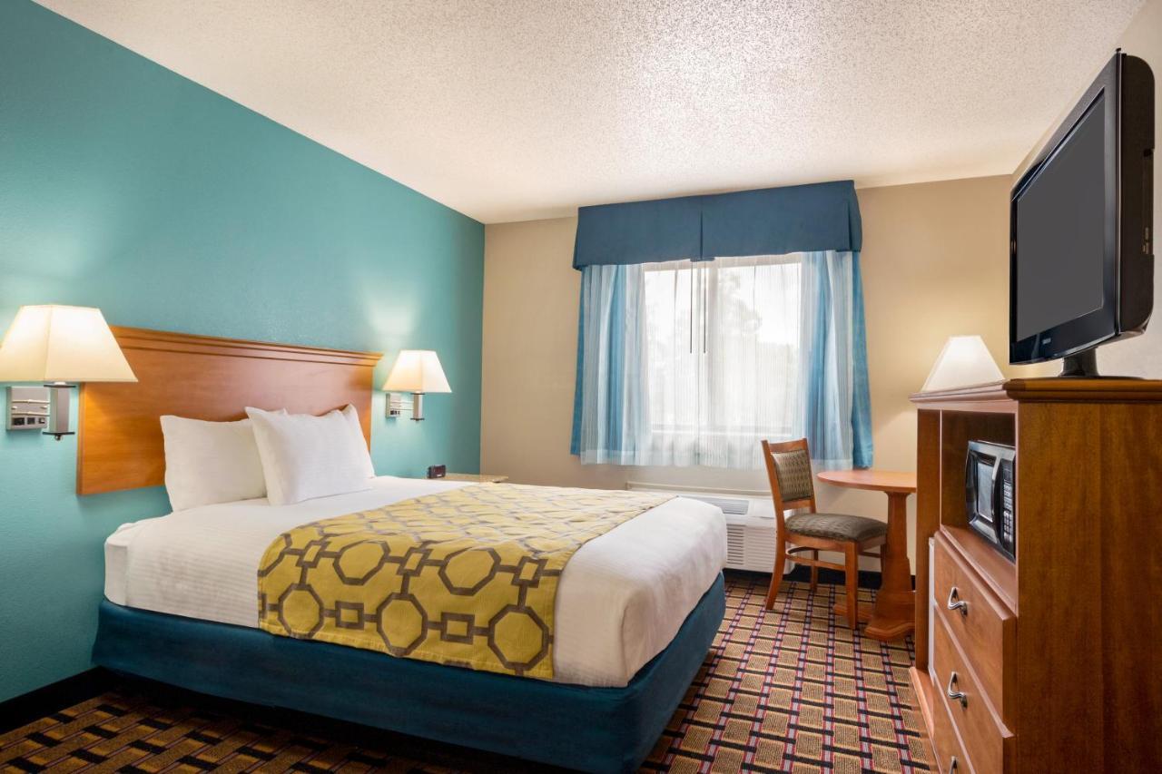 Hotel Baymont By Wyndham Warrenton Exterior foto